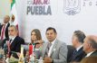 El gobernador Alejandro Armenta durante la conferencia donde reiteró el combate al contrabando y la piratería en Puebla.