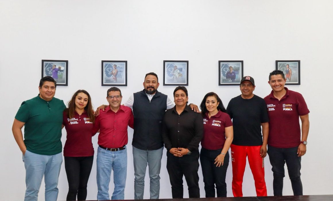 Reunión de la Secretaría de Deporte y Juventud con asociaciones de atletismo y taekwondo para definir planes en favor de los atletas poblanos.