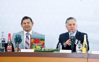 Santiago Nieto durante su visita a Puebla, donde resaltó el potencial de la ciudad para convertirse en un hub tecnológico similar al Silicon Valley.