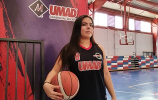 El equipo femenil Tigres Blancos de la UMAD se prepara para debutar en la Liga ABE División 2 el próximo 11 de septiembre.
