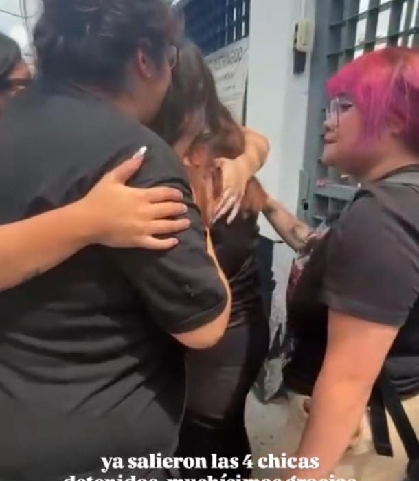 Liberan a feministas