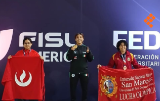 Evelyn Katy Sotarriba, estudiante de la BUAP