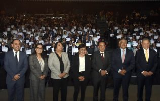 BUAP reconoce la trayectoria de docentes y administrativos