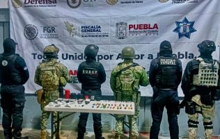 Elementos de la SSP y Guardia Nacional en revisión del penal de San Pedro Cholula