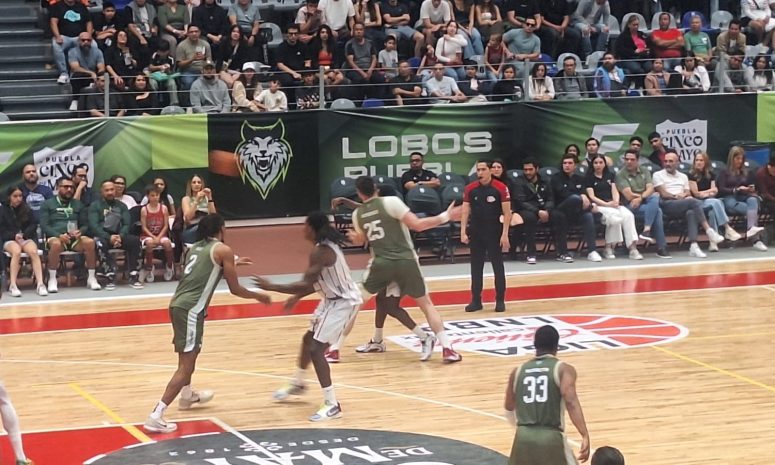 Caen Lobos Puebla ante Mineros de Zacatecas en el Gimnasio Miguel Hidalgo