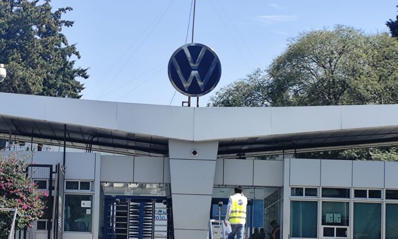 Aprueban trabajadores de Volkswagen convenio salarial con 3 mil 890 votos