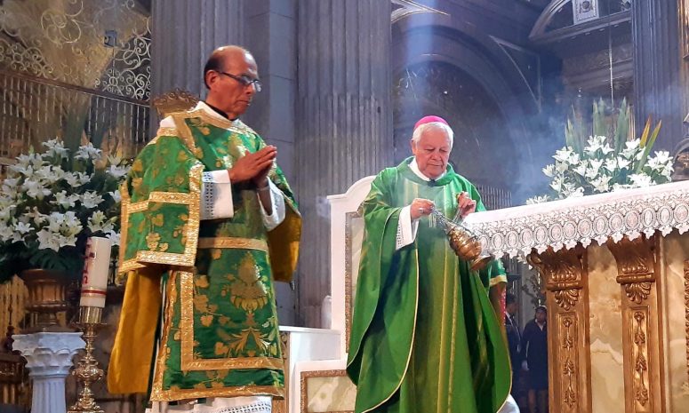 Pide monseñor Víctor Sánchez por víctimas de violencia en Puebla