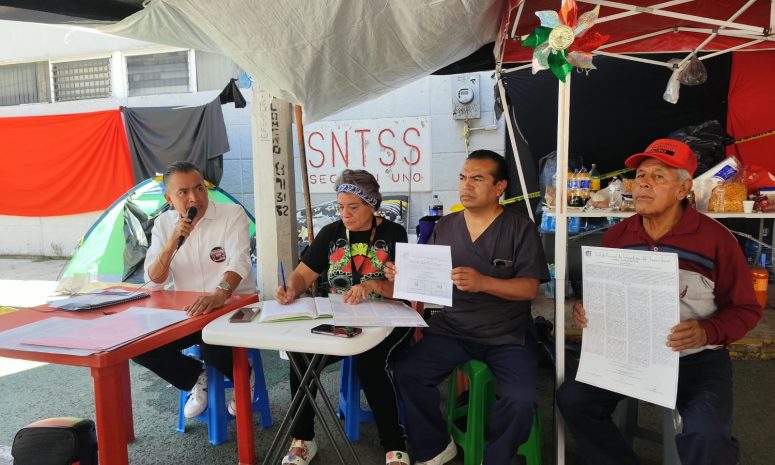 Denuncian falta de transparencia en votación salarial del IMSS en Puebla