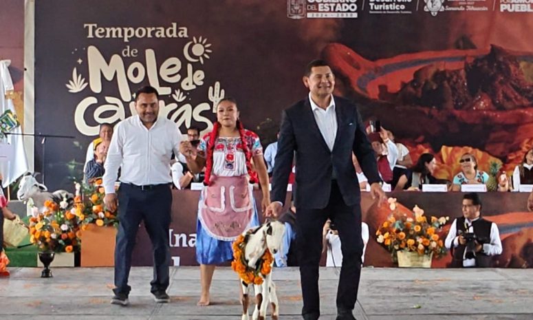Con rituales y danzas arranca la temporada del Mole de Caderas en Puebla